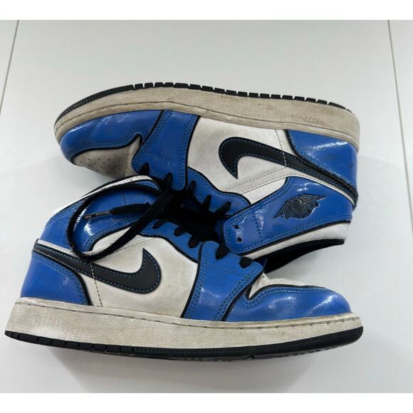 Authentic Nike Air Jordan 1 Retro High OG Obsidian Blue Athletic Shoe Youth 5 - Picture 5 of 9